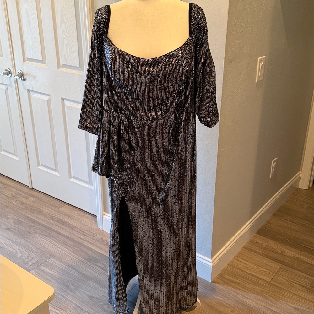 NWT Women’s Giffniseti Full Sequin Gown 4X